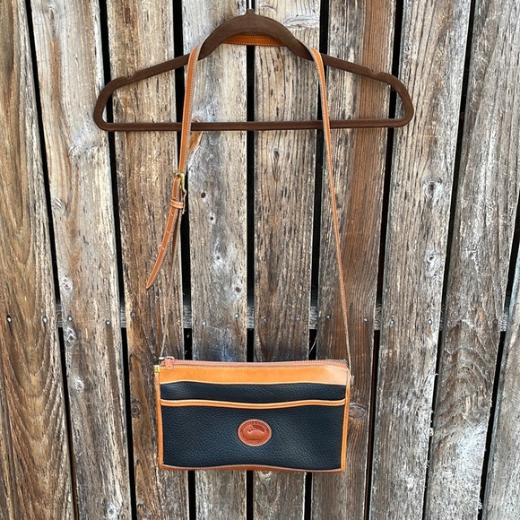 Dooney & Bourke Handbags - Vintage Dooney Bourke Purse 90s Crossbody Black Pebbled Leather USA Shoulder Bag